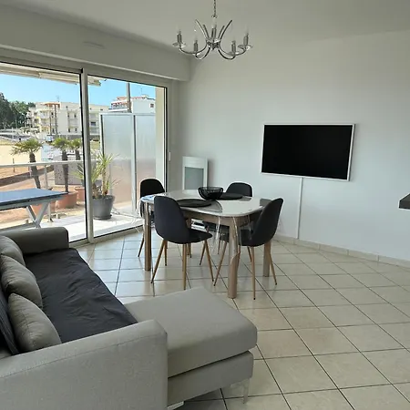 Διαμέρισμα Face Nazaire *